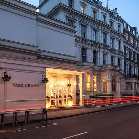 Park Grand Paddington Court-2