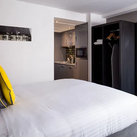 Roomzzz Nottingham City-2
