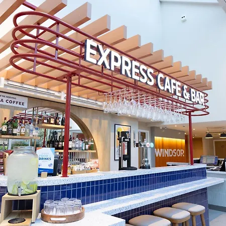 Holiday Inn Express Windsor By Ihg-3