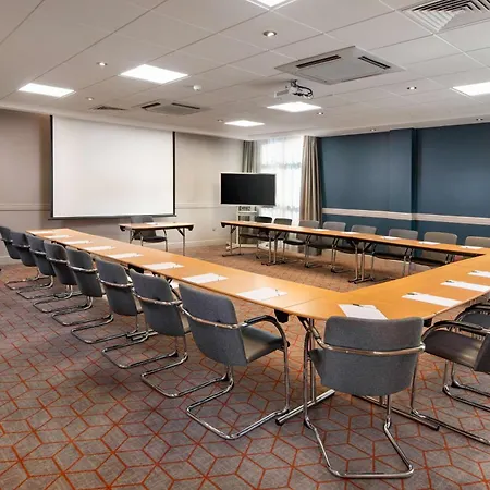 Hilton Garden Inn London Heathrow Airport-3