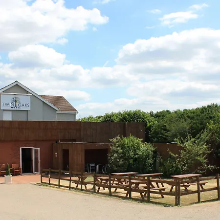 Twin Oaks Hotel-3
