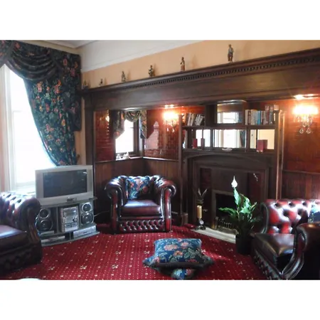 Wimblehurst Hotel-3