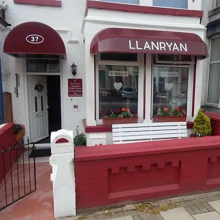 Llanryan Guest House-3