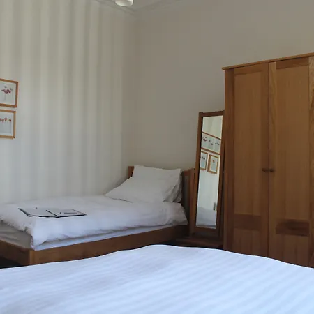 Ravenswood Guest House-2