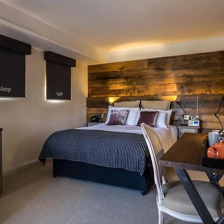 The Alexander Pope Hotel-2