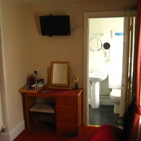 Gleneagles Guest House-2