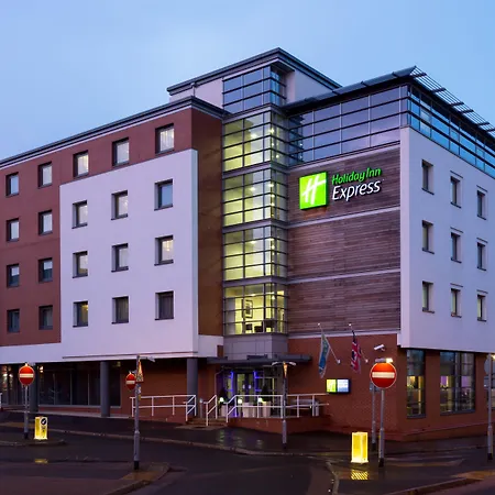 Holiday Inn Express Harlow By Ihg-2