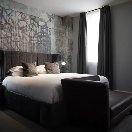 Malmaison Reading-3