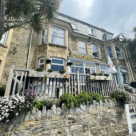 Breakers Guest House-3