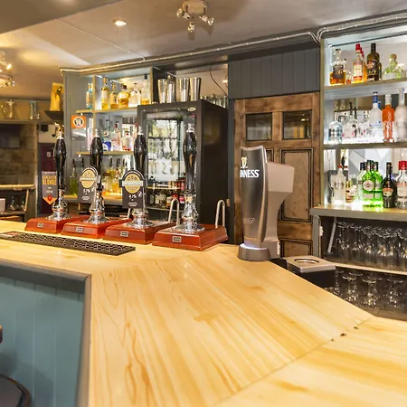 The Royal Hotel And Bar-3