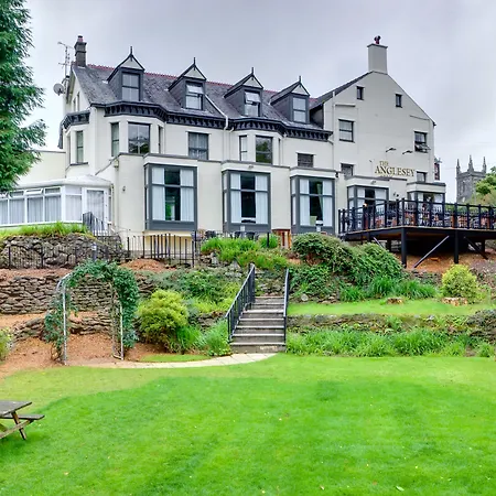 Anglesey Arms Hotel-2