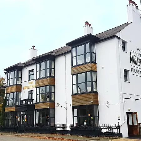 Anglesey Arms Hotel-3