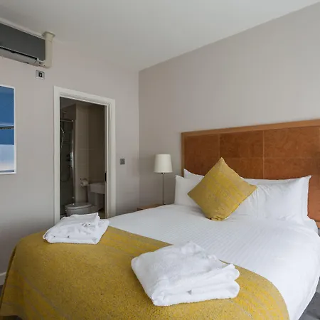 Premier Suites Plus Glasgow-2