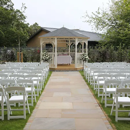 Yarrow Hotel-2