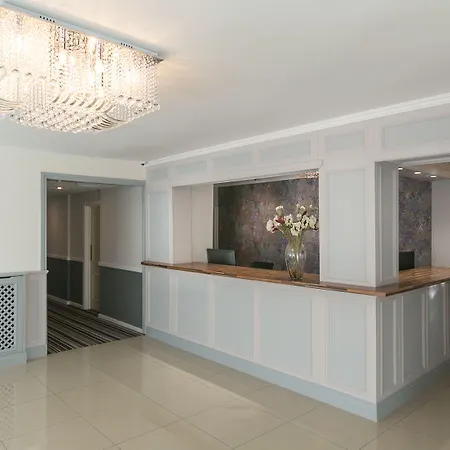 Celtic International Hotel Cardiff Airport-3