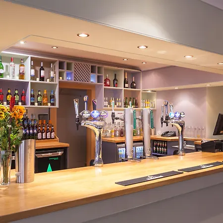 Celtic International Hotel Cardiff Airport-2