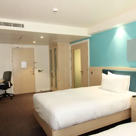 Hampton By Hilton London Excel-3