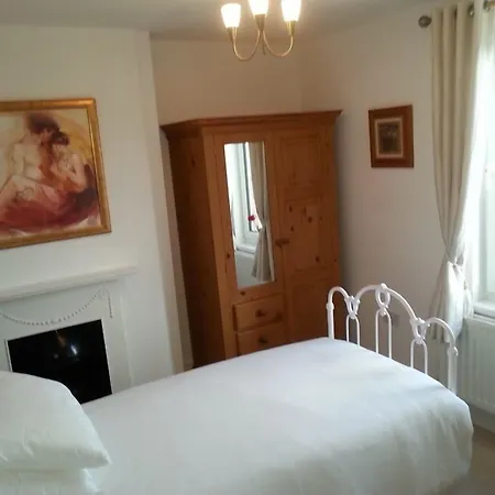 Ugiebrae House Bed & Breakfast-2
