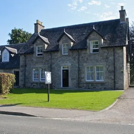 Loch Ness Guest House-2