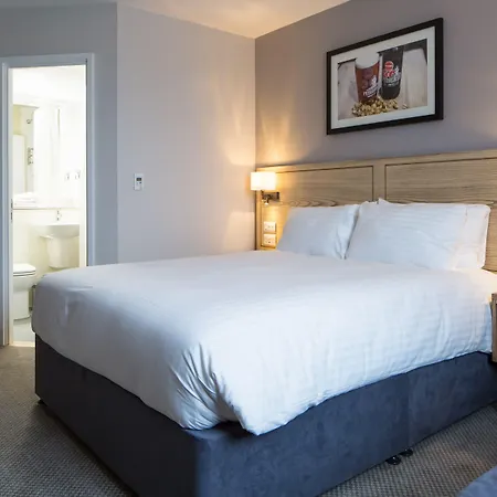 The Raven'S Cliff Lodge By Marston'S Inns-3