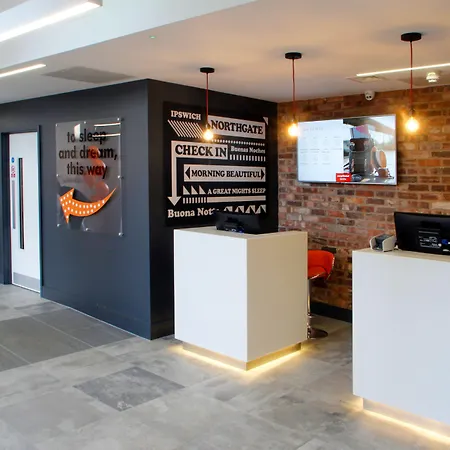Easyhotel Ipswich-3