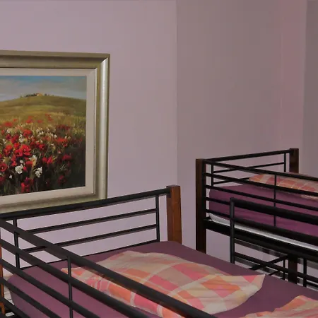 Embassie Backpackers-2
