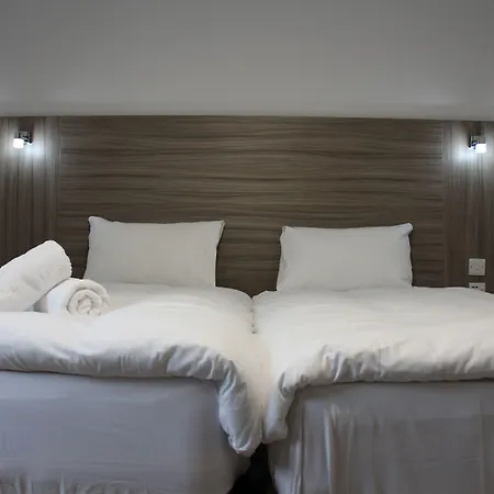 Sky Nights Hotel London Heathrow-2