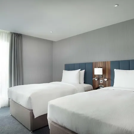 Hilton Garden Inn London Heathrow Terminal 2 And 3-3