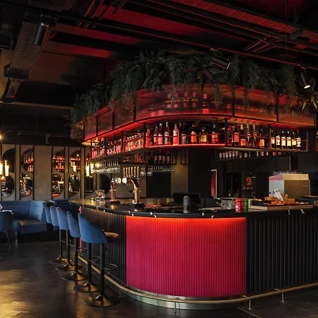 Radisson Red London Gatwick Airport-3