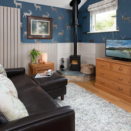 Coach House B & B-3
