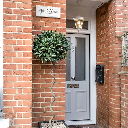 April House Weybridge - Boutique Guesthouse-3