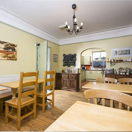 Llangollen Hostel - The Whole Bedroom - Self Catering Facilities-3