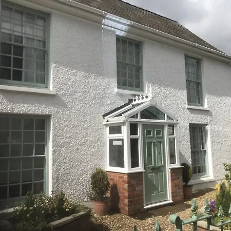 Deri-Down Guest House-3