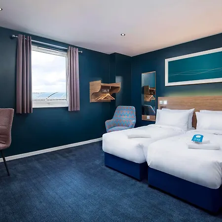 Travelodge Wadebridge-3