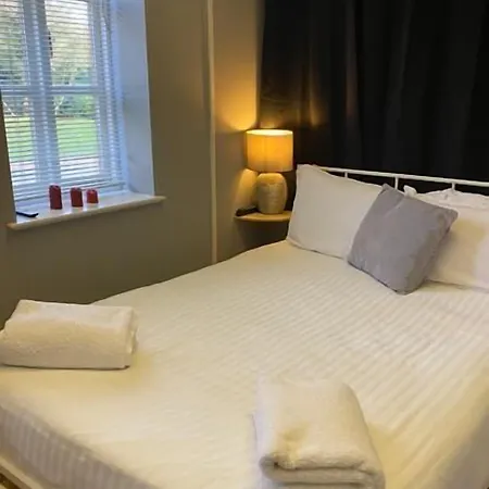 Stansted Airport Guest Rooms-2