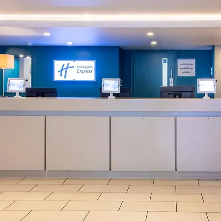 Holiday Inn Express Warwick - Stratford-Upon-Avon By Ihg-2