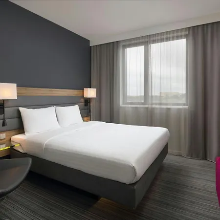 Moxy London Heathrow Airport-2