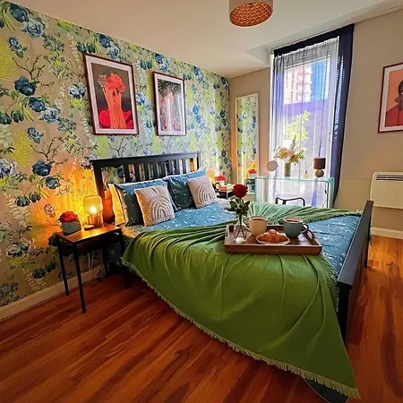 Latitude Chinatown Central Apartment-3