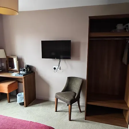 Chieftain Hotel-3