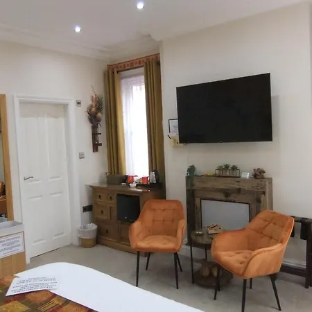 Fourrooms - Couples Only-3