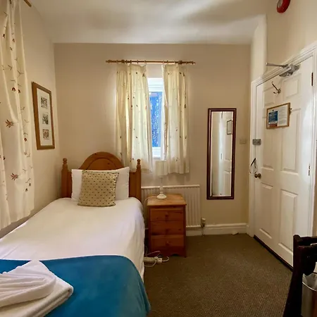 Pickwicks Guest House-2