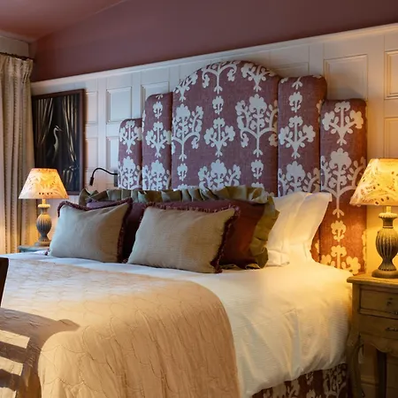 The Potters Heron - A Heartwood Inn-2