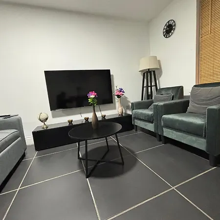 Yardley Lodge-3