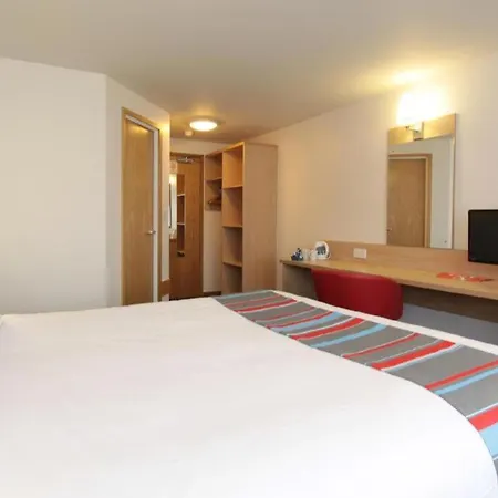 Travelodge Glasgow Airport-3