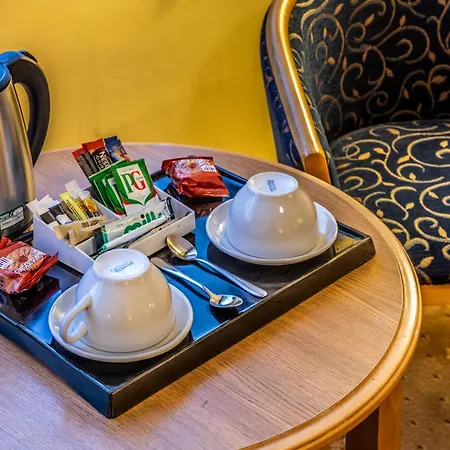 Tiverton Hotel Lounge & Venue-3