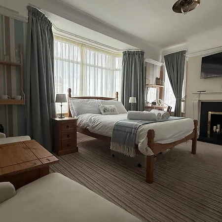 Holly Trees Guest Accommodation-2