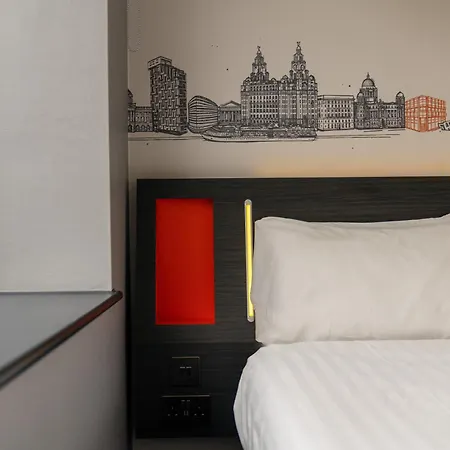 Easyhotel Liverpool-3