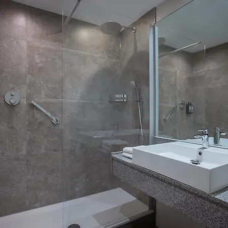 Clayton Hotel, Leeds-2