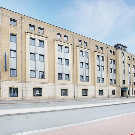 Travelodge Bristol Central Anchor Road-3
