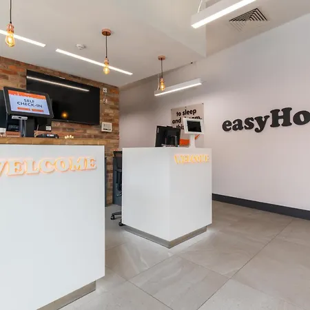 Easyhotel Oxford-3